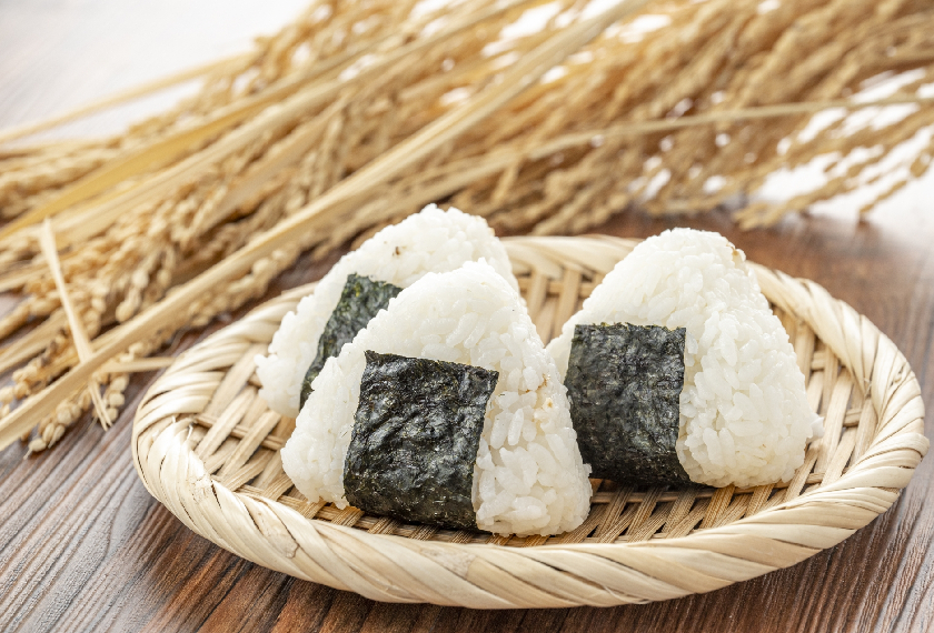 Kamen Ramen - Zenitsu sharing the onigiri to Tanjirou. #KimetsuNoYaiba  #DemonSlayer #Onigiri ※ Onigiri (お握り or 御握り), also known as omusubi (お結び),  nigirimeshi (握り飯), or rice ball, is a Japanese food made